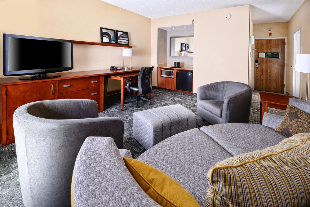 Courtyard By Marriott Dallas Richardson At Spring Valley Exterior foto